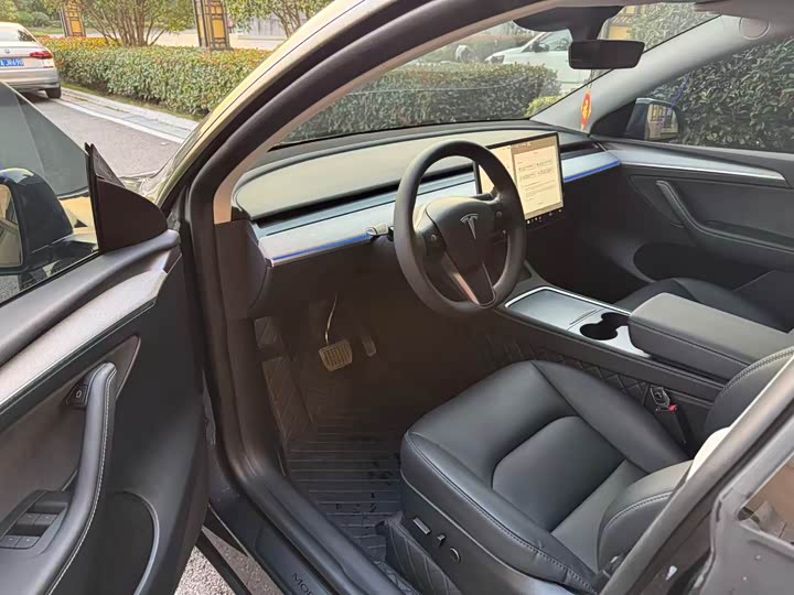 Фото 4 - Tesla Model Y