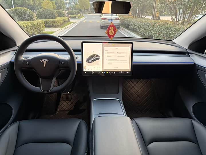 Фото 6 - Tesla Model Y