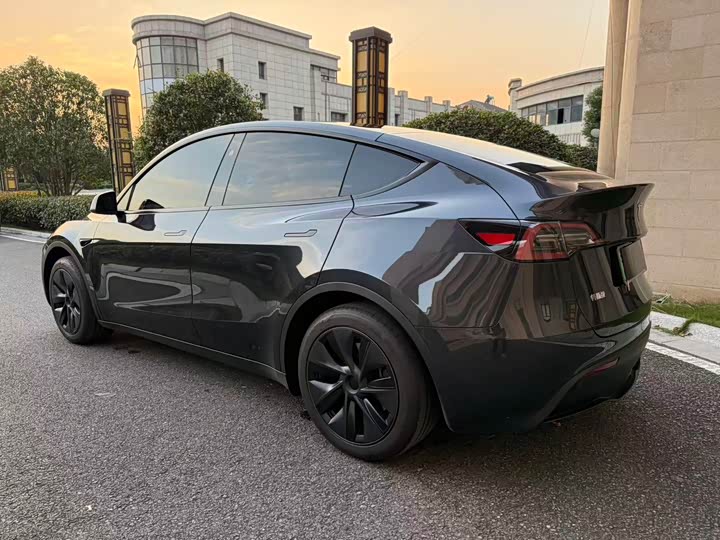 Фото 8 - Tesla Model Y
