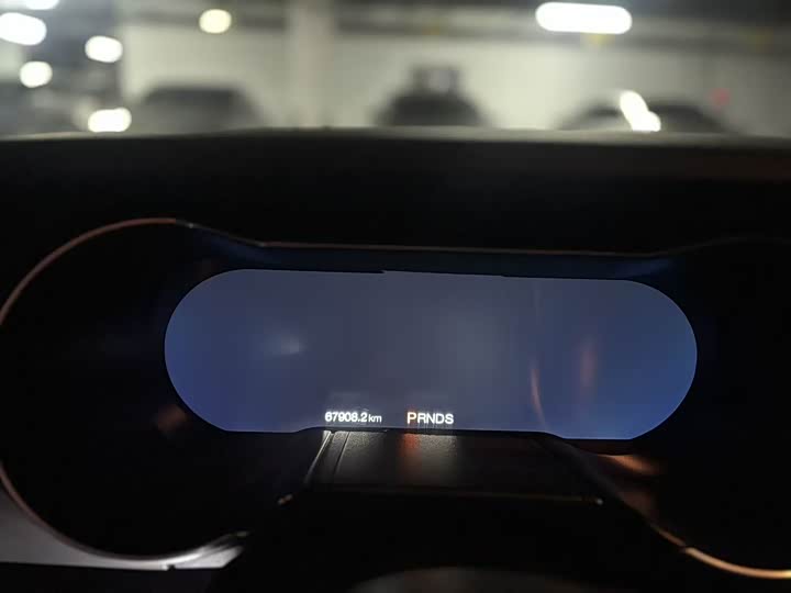 Фото 8 - Ford Mustang