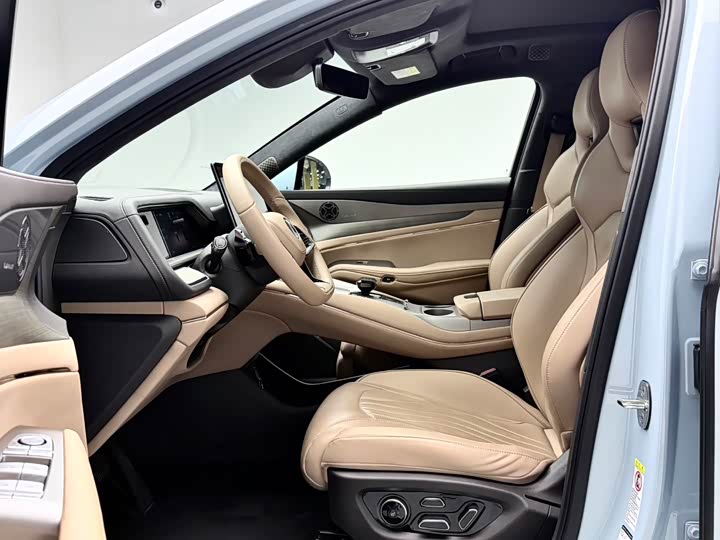 Фото 5 - Denza N7