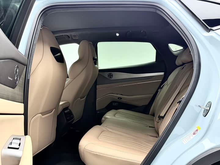 Фото 7 - Denza N7