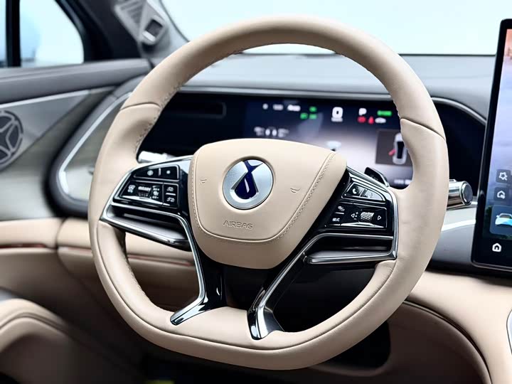 Фото 9 - Denza N7