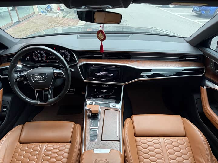 Фото 2 - Audi A6L
