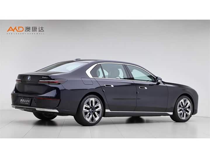 Фото 3 - BMW 7 Series