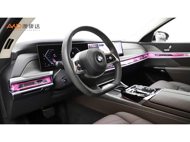 Фото 6 - BMW 7 Series