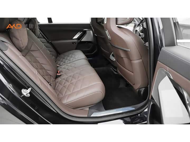 Фото 8 - BMW 7 Series