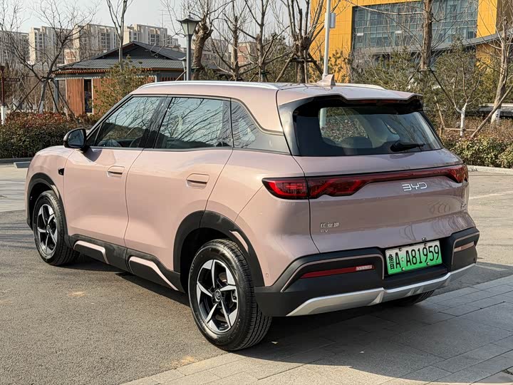 Photo 5 - BYD Yuan Up