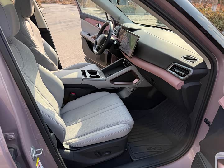 Photo 9 - BYD Yuan Up