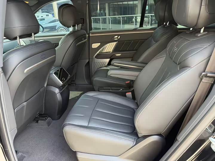 Фото 6 - Nio Onvo L90