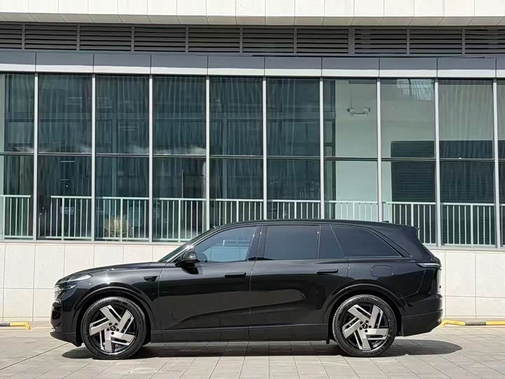 Фото 7 - Nio Onvo L90