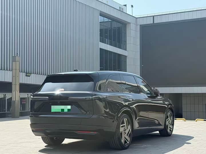 Фото 8 - Nio Onvo L90