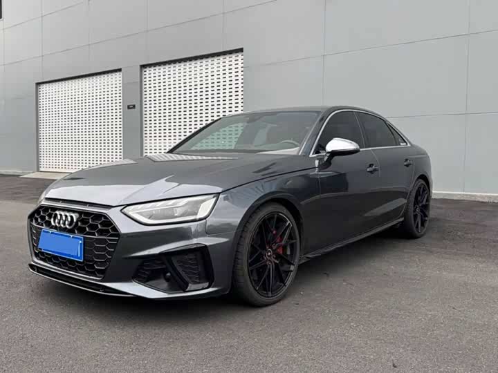 Фото 1 - Audi S4