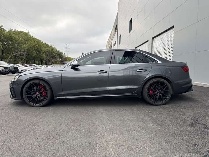 Фото 4 - Audi S4