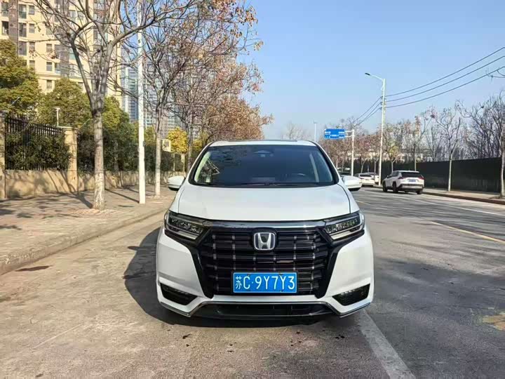 Фото 2 - Honda Elysion