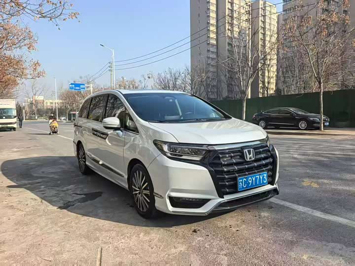 Фото 3 - Honda Elysion
