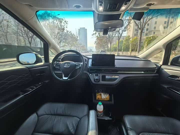 Фото 4 - Honda Elysion