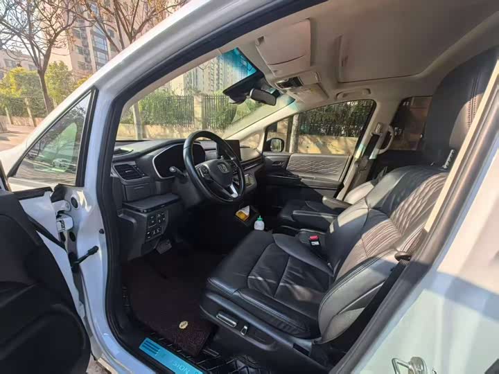 Фото 5 - Honda Elysion