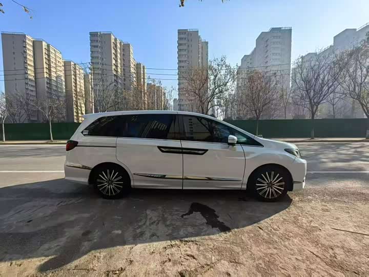 Фото 8 - Honda Elysion