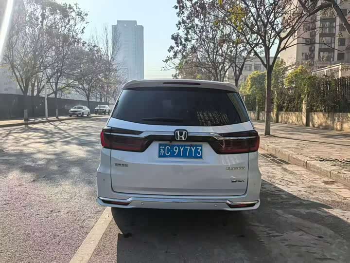 Фото 9 - Honda Elysion