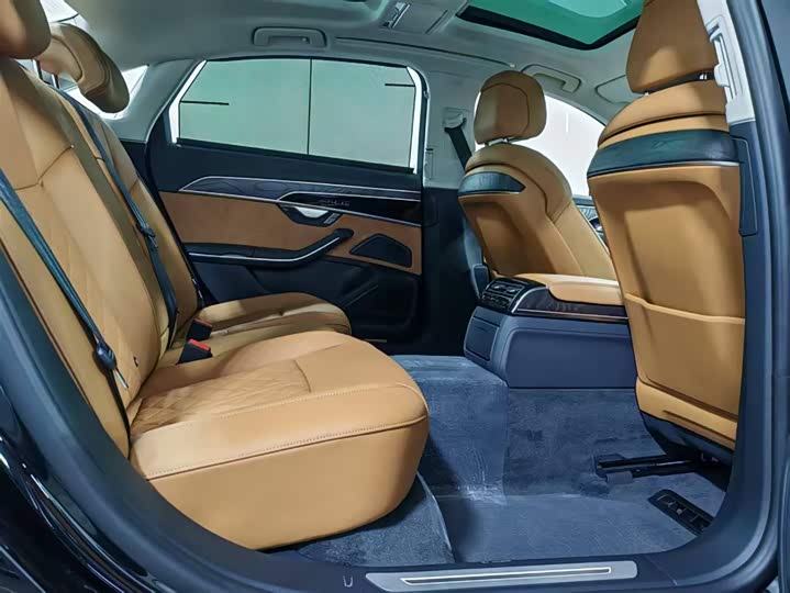 Фото 6 - Audi A8