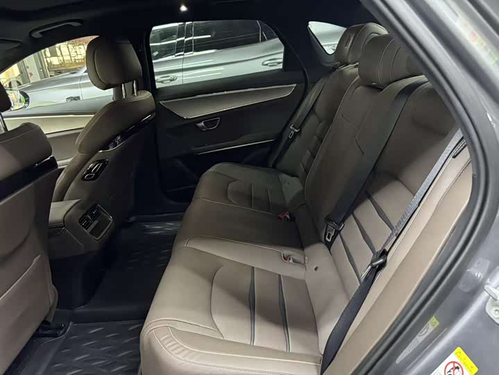 Фото 7 - BYD Han