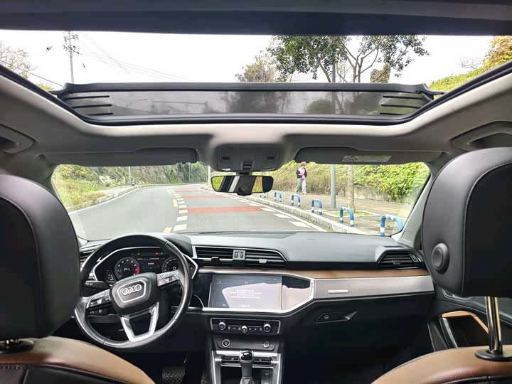 Фото 4 - Audi Q3