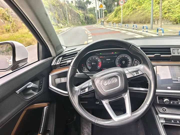 Фото 5 - Audi Q3