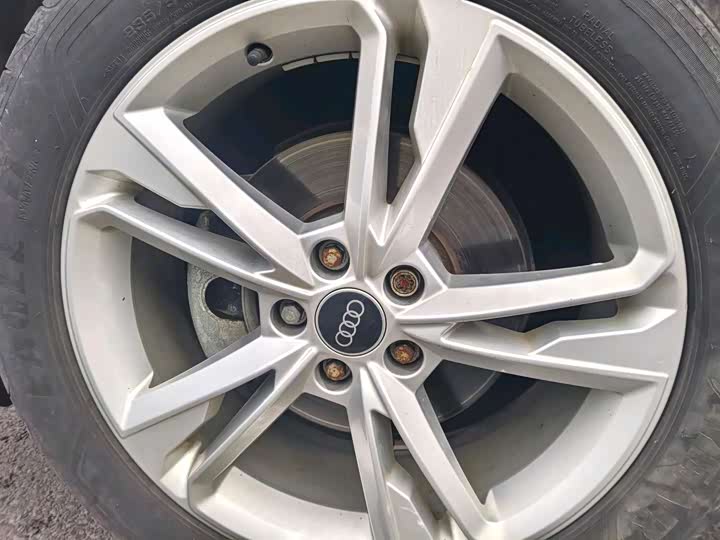 Фото 6 - Audi Q3