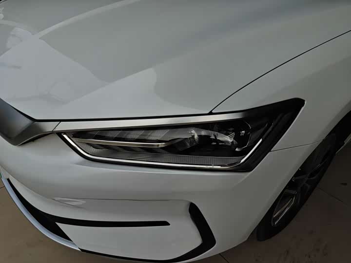 Photo 2 - BYD Qin Plus