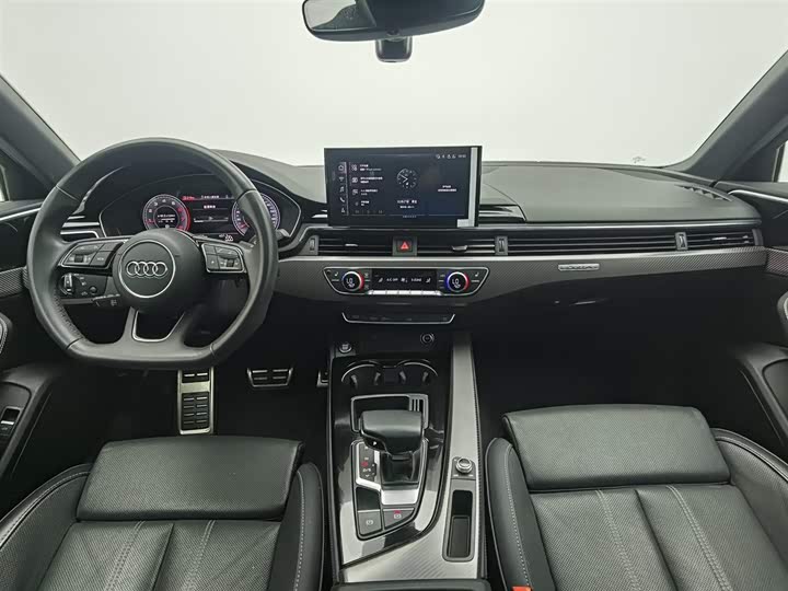 Фото 5 - Audi A4L