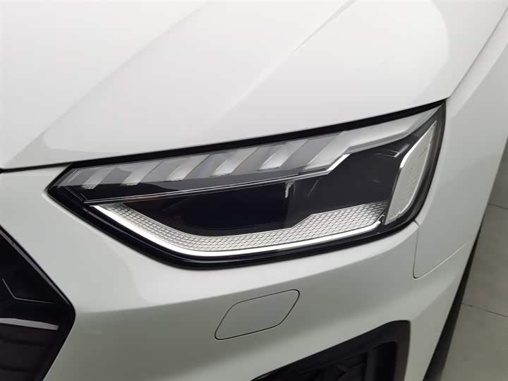 Фото 7 - Audi A4L