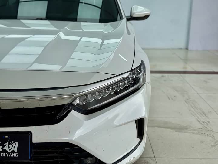 Фото 4 - Honda Inspire