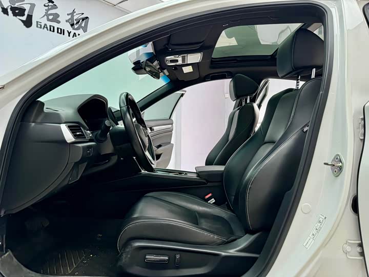 Фото 5 - Honda Inspire