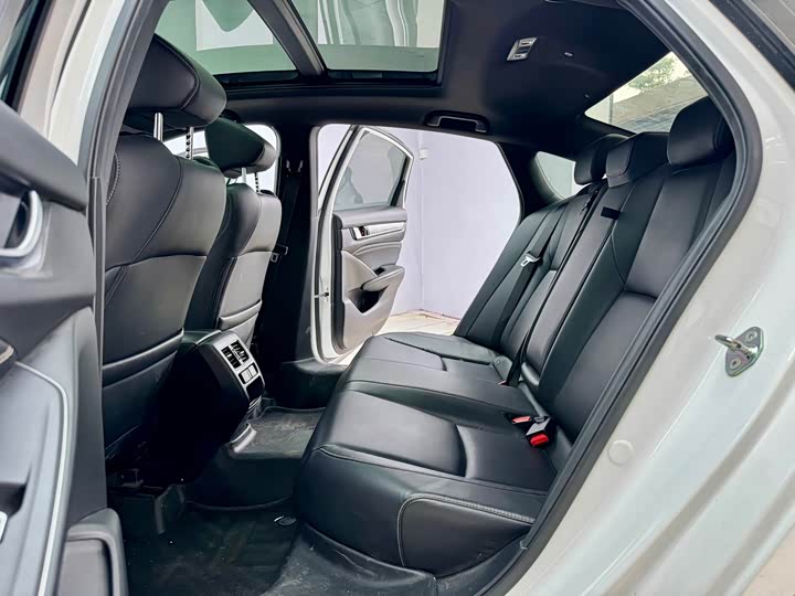 Фото 8 - Honda Inspire