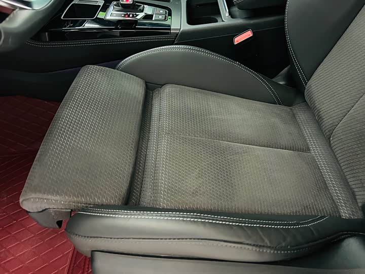 Photo 9 - Audi Q5L Sportback