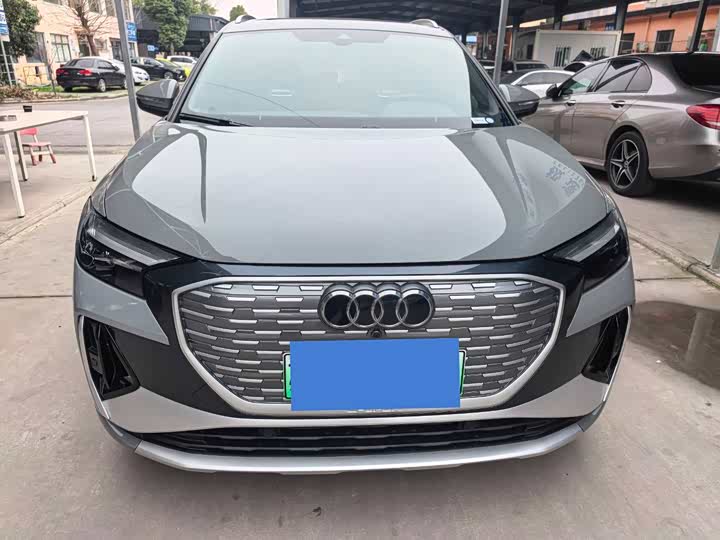 Фото 2 - Audi Q4 e-tron