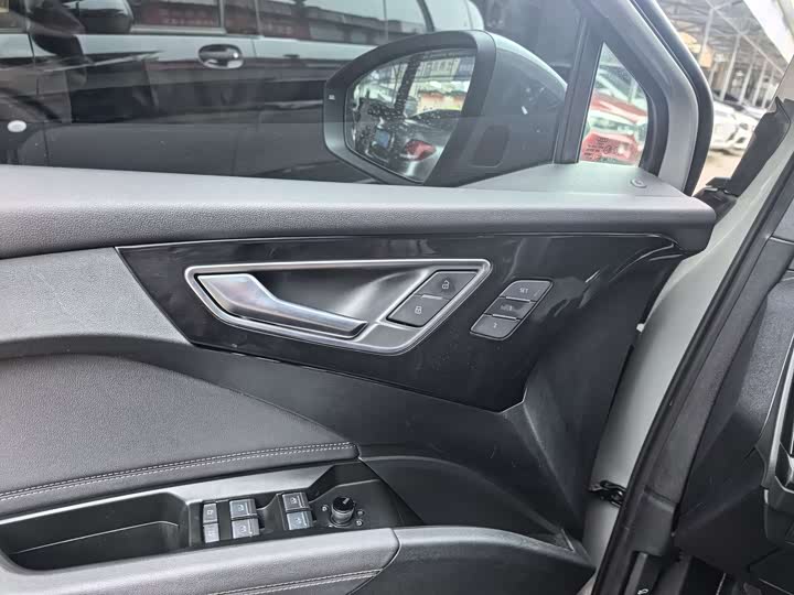 Фото 7 - Audi Q4 e-tron