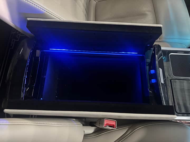 Фото 8 - Buick GL8 ES