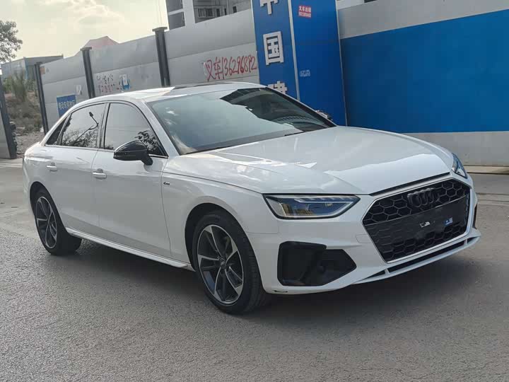 Фото 3 - Audi A4L