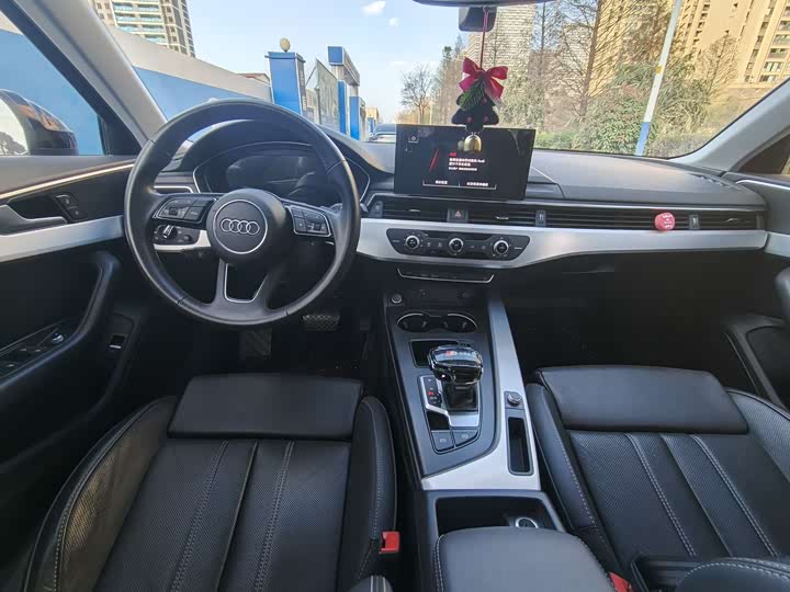 Фото 6 - Audi A4L