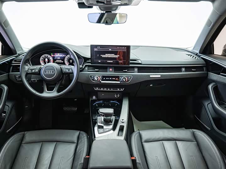 Фото 7 - Audi A4