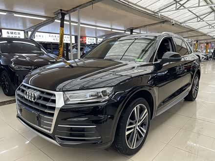Фото 1 - Audi Q5L