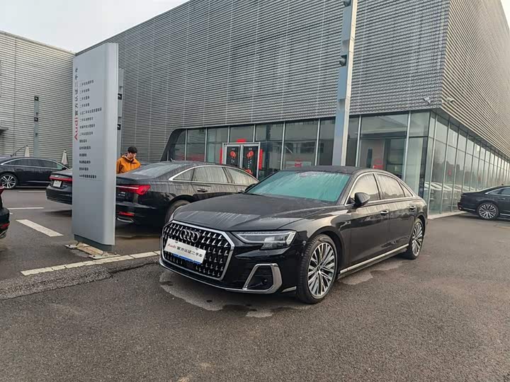 Фото 1 - Audi A8