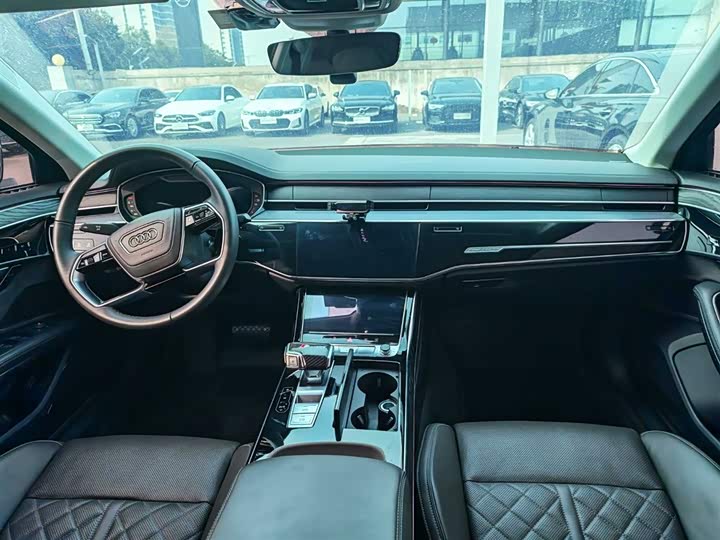 Фото 7 - Audi A8