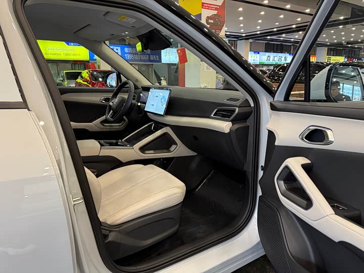 Фото 6 - BYD Yuan Up