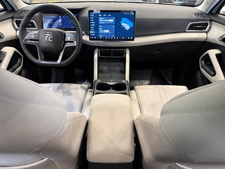 Фото 8 - BYD Yuan Up