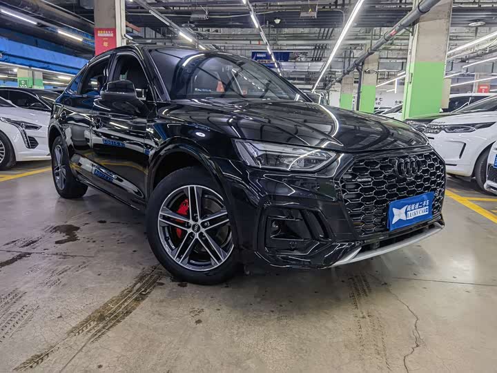 Photo 3 - Audi Q5L Sportback