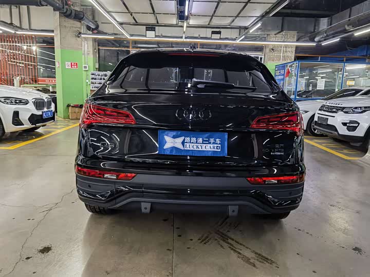 Photo 5 - Audi Q5L Sportback