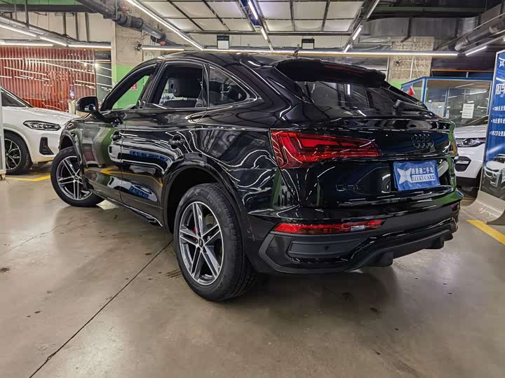 Photo 6 - Audi Q5L Sportback